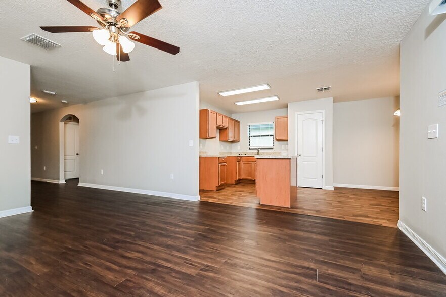 Building Photo - 720 Chatham Walk Dr