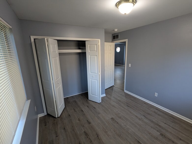 Building Photo - 20736 Williamson St