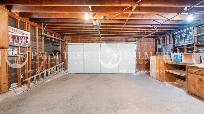 Building Photo - 3582 Governor Dr