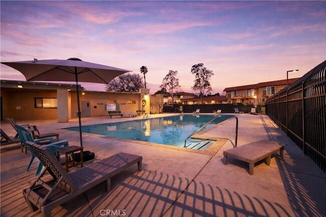 Building Photo - 2 Bedroom Townhome in San Marcos