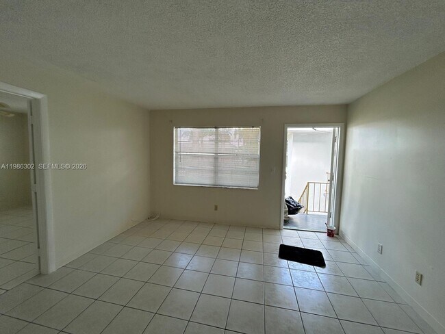 Building Photo - 6211 SW 37th St