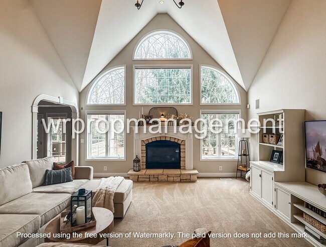 Building Photo - Gorgeous 3 bed 3.5 bath in Temperance
