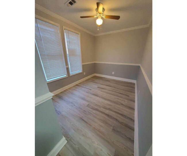 Building Photo - 3247 Magnolia Ave