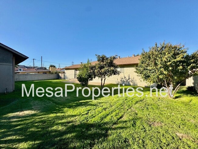 Building Photo - 21010 E Cypress St