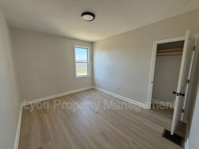 Building Photo - 204 Chapin Ave