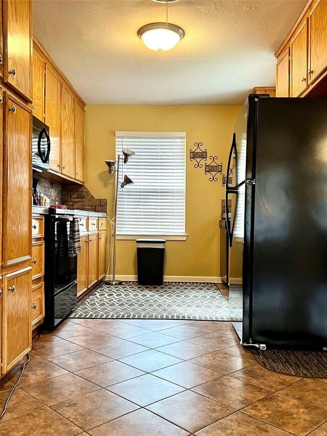 Building Photo - 1735 S Park