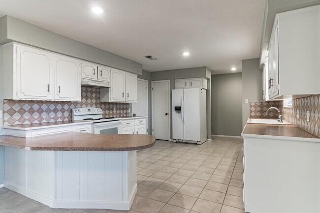 Building Photo - 1822 Greenwood Ln