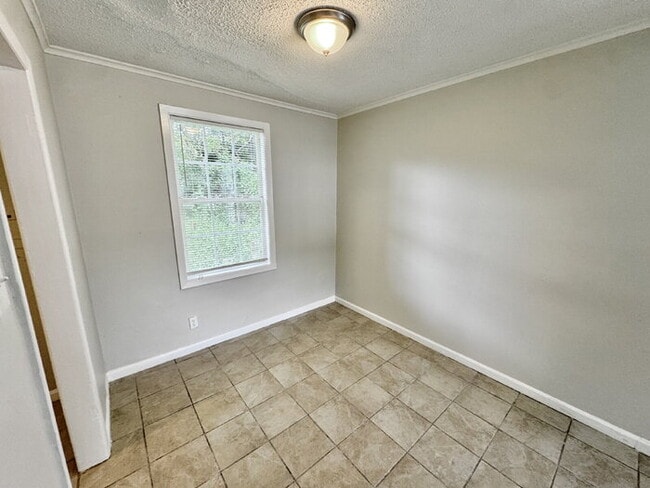 Building Photo - 1623 Harville St