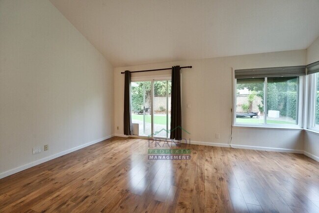 Building Photo - 9 Quince Ct