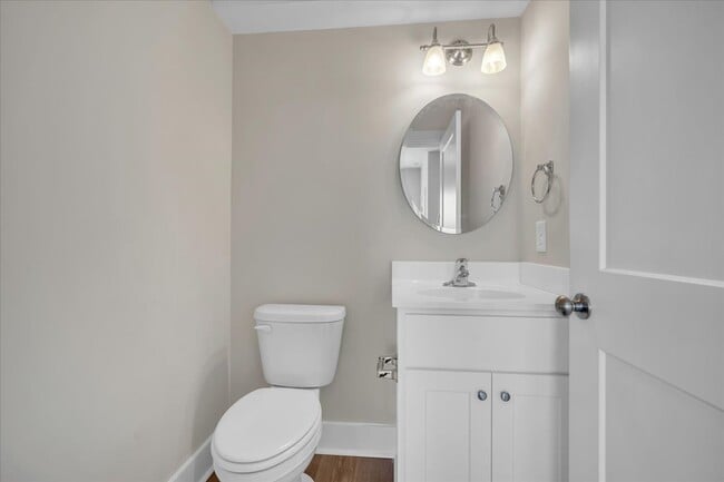 Building Photo - 195 Romney St