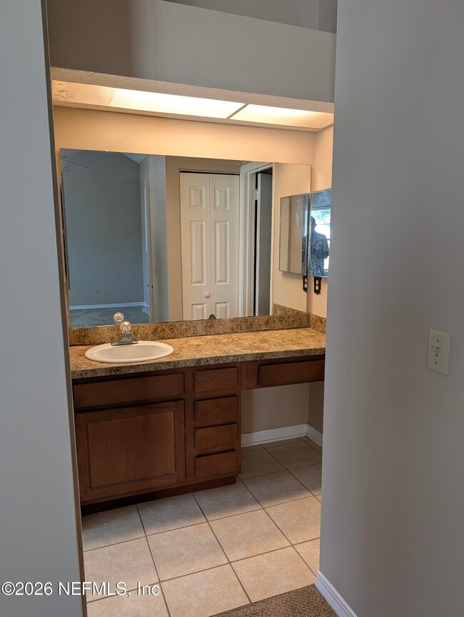 Building Photo - 8175 Dunbarton Ct
