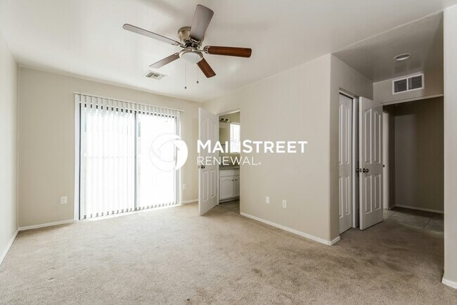 Building Photo - 3 Bedroom Pet-Friendly Home in Tucson, AZ with Main Street Renewal