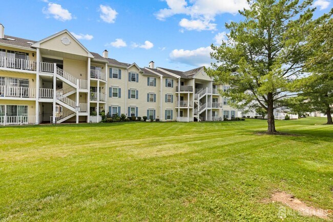 Building Photo - 454 Northam Dr