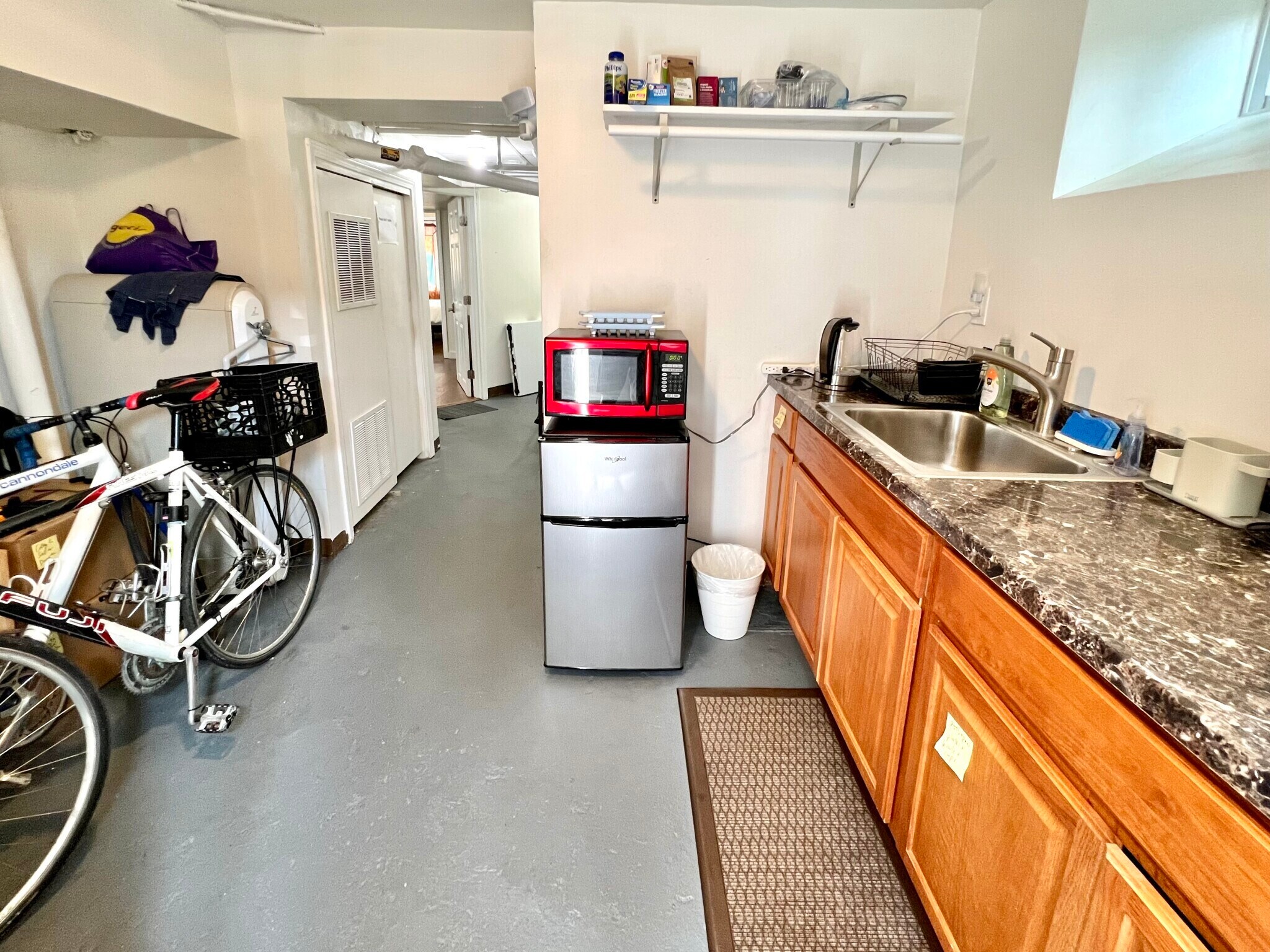 Building Photo - 17 Sunset St