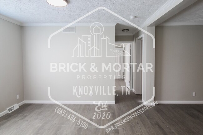 Building Photo - 1733 Lively Rd