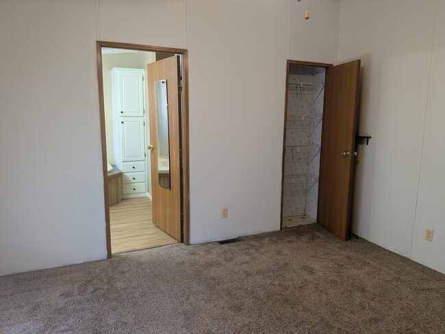 Building Photo - 205 Spruce Ave