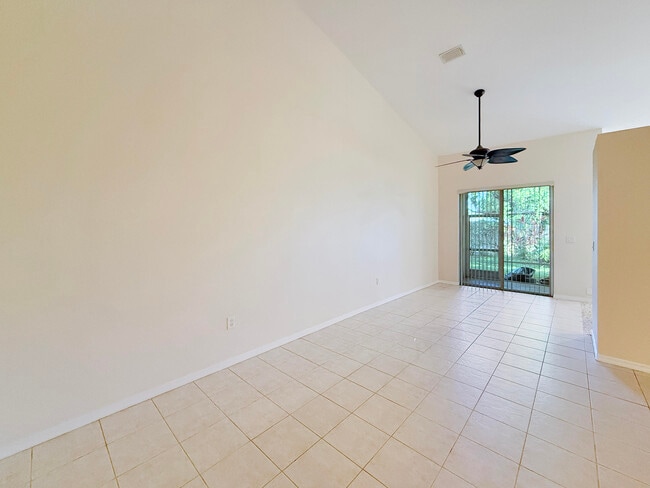 Building Photo - 2400 E Aragon Blvd
