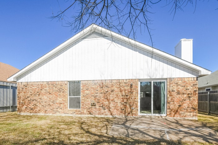 Building Photo - 5000 Highbank Dr