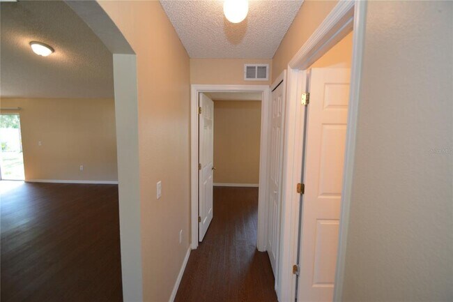 Building Photo - 85 Red Mill Dr