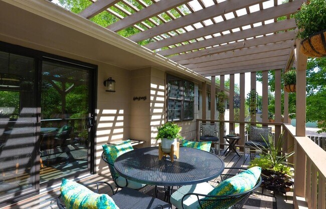 Building Photo - Beautiful 4 Bedroom Home in Midtown Fort Collins!