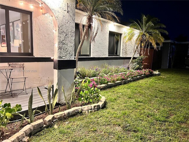 Building Photo - 581 NW 185th St