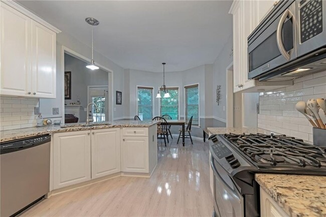 Building Photo - 69 New Brunswick Ct NE