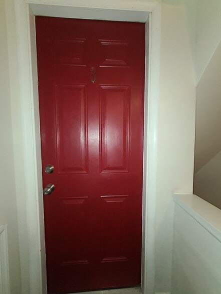Apartment 3 Entrance - 926 Belmont Ave