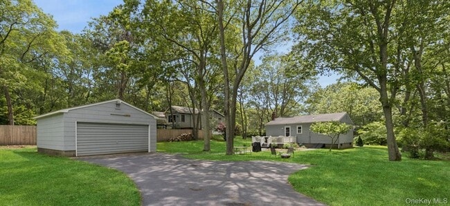 Building Photo - 28 The Trail