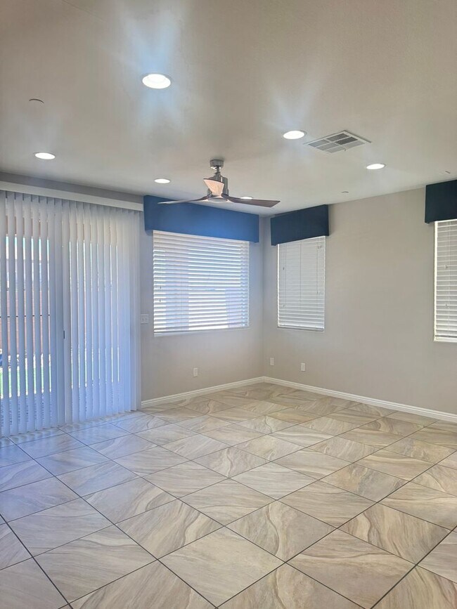 Building Photo - Gorgeous 3 Bed Single Story Home in Hender...