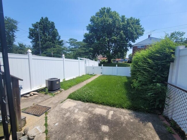 Building Photo - 8587 Morven Rd