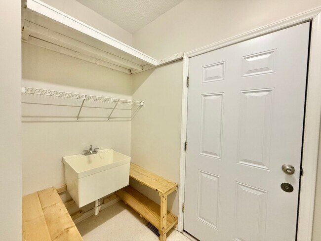 Building Photo - **OFFERING WAIVED APPLICATION FEES & $200 ...
