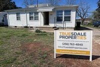 Building Photo - Spacious 4–5 Bedroom Home | Garage + Fenced Yard