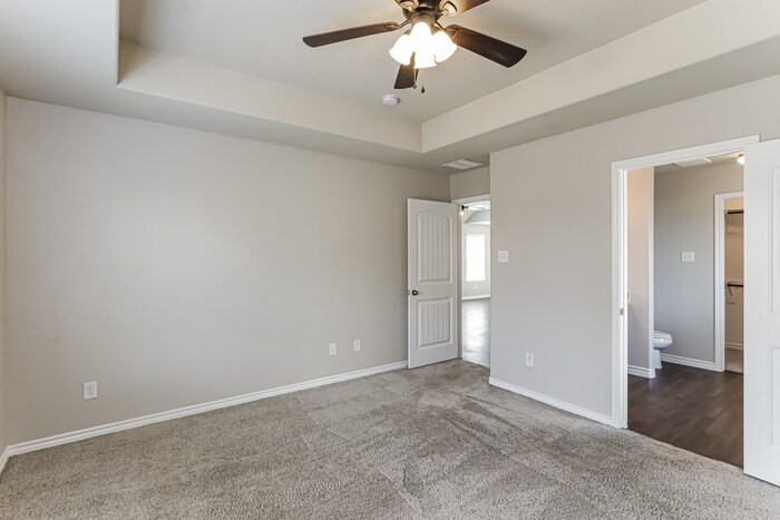 Building Photo - 1415 Kinglet Dr