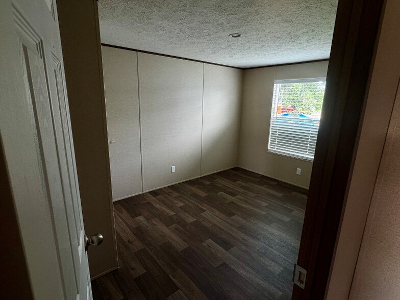 Building Photo - 1106 Mesquite St
