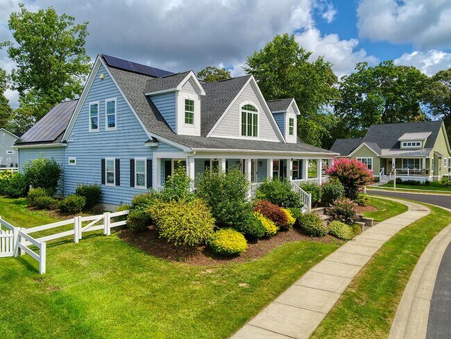 Building Photo - Spacious 3BR / 3.5BA Single family home • 2,500 Sq Ft • Baywood