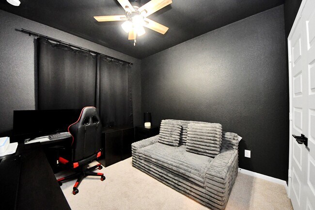 Building Photo - 6618 Beacon View Dr