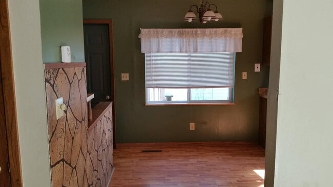 Building Photo - 317 High St