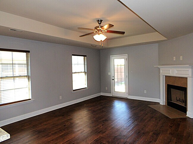 Building Photo - 706 Oak Cove Ln NW