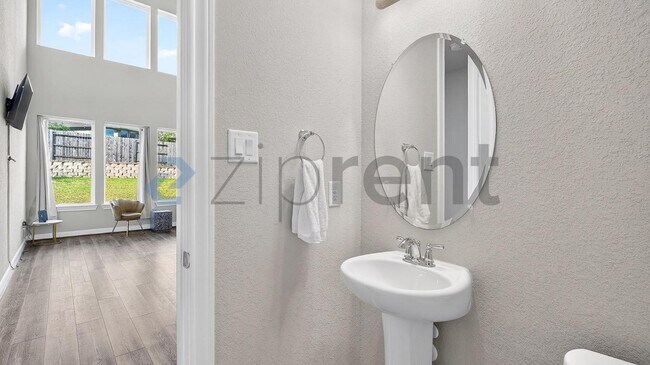 Building Photo - 17685 Martin Crk Ln