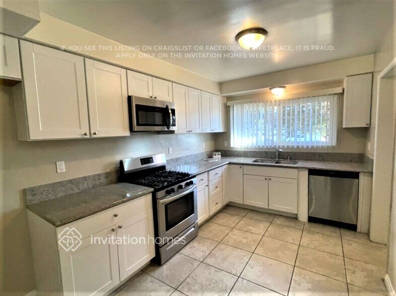 Building Photo - 20647 Hatton St