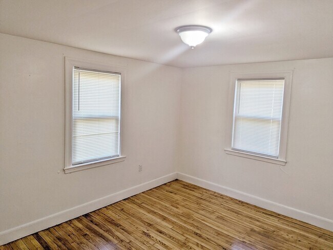 Building Photo - 111 Gladeside Ave