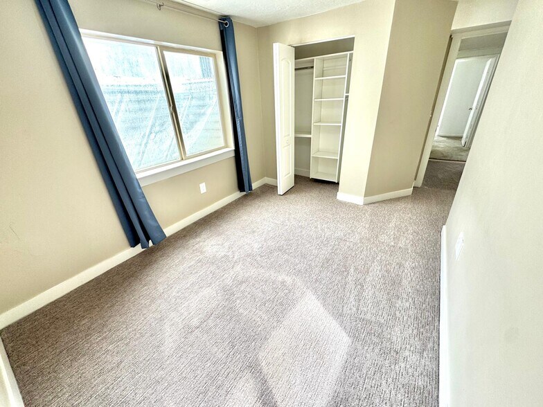 Building Photo - 1401 W 2250 S