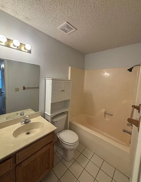 Building Photo - 507 B Camellia Dr.