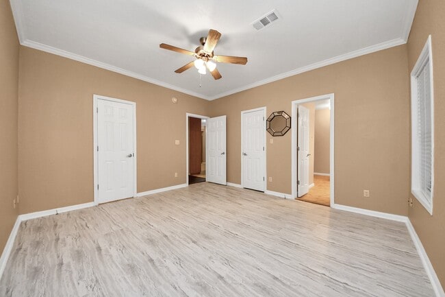 Building Photo - 27161 Remington Forest E