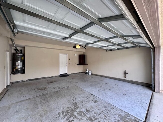 Building Photo - 4 Bedroom Menifee home on Menifee Lakes Go...