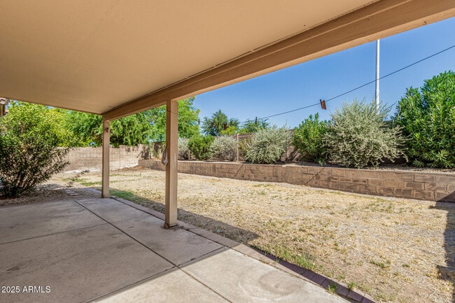 Building Photo - 1580 W Springfield Way