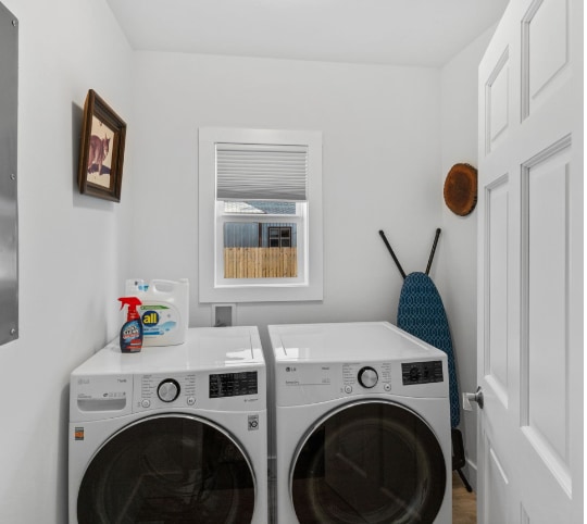 Building Photo - 501 E Geyser St