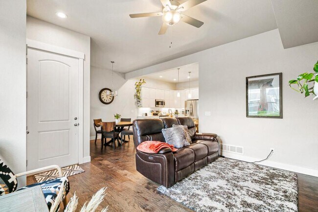 Building Photo - 2486 Trio Falls Dr