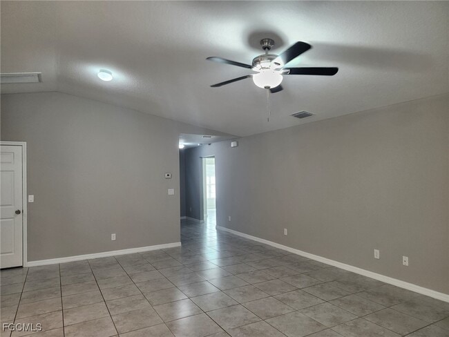 Building Photo - 2718 5th St SW