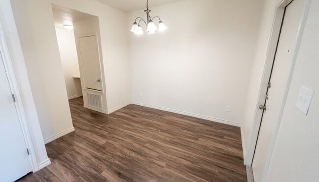 Building Photo - AVAILABLE MID MAY ; APPLY TODAY AT OUR WEBSITE!!